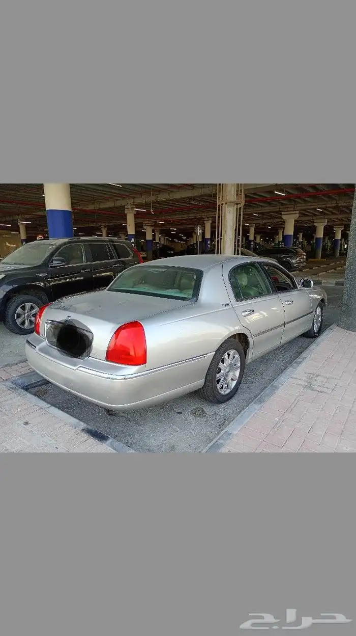 فورد لينكون تاون كار 1