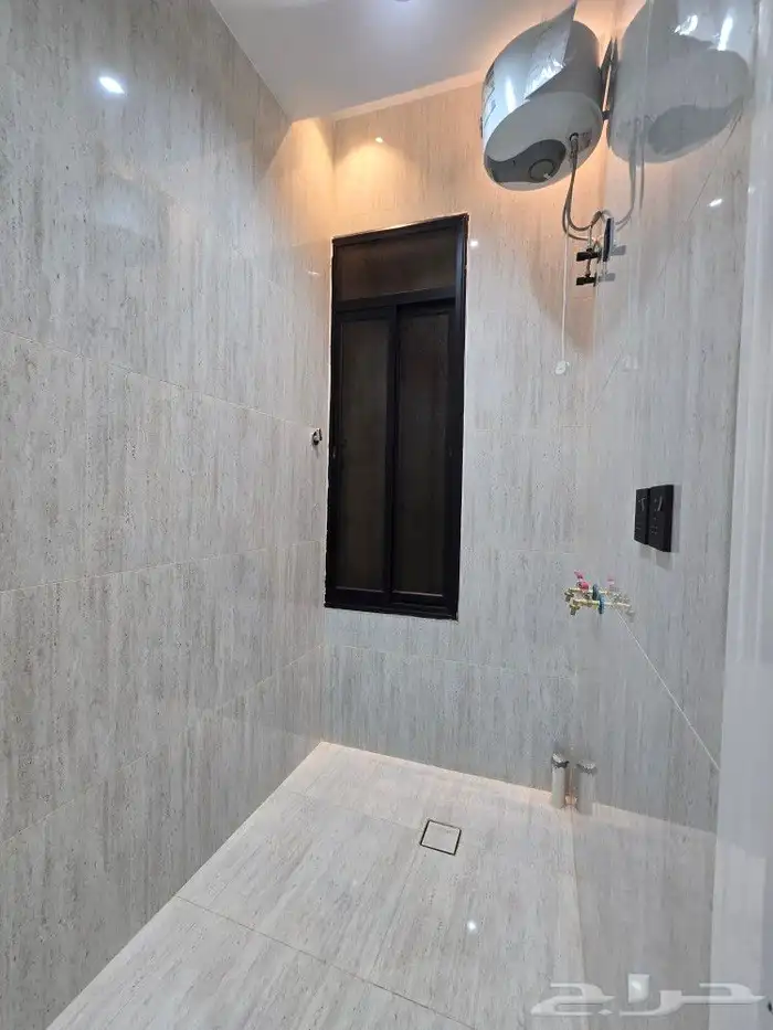 للبيع شقق علويه 6غرف VIP بسطح خاص من 500 ألف بحي درة الموسي 11