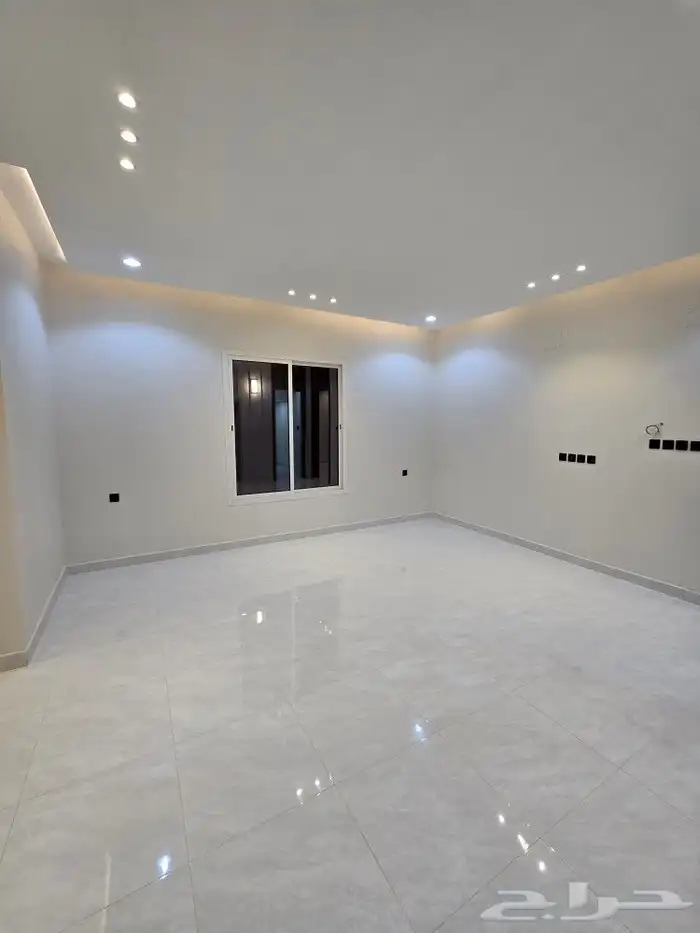 للبيع فيلا دورين وملحق 10غرف تشطيب مميز باحد رفيده العزيزية 15