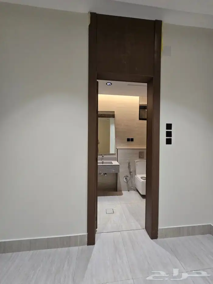 للبيع شقق ارضيه وعلويه بسطح خاص 6غرف من 450 ألف أبها العروبه 19