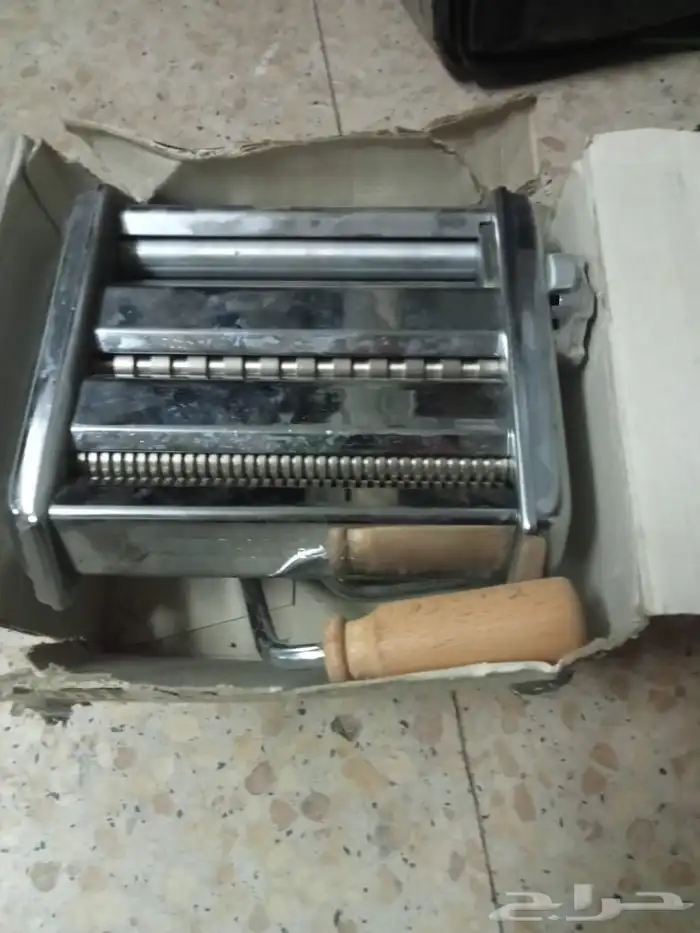 اغراض للبيع سخانات بوفيه وصانعه المطازيز وصانعه المكرونه وال 2