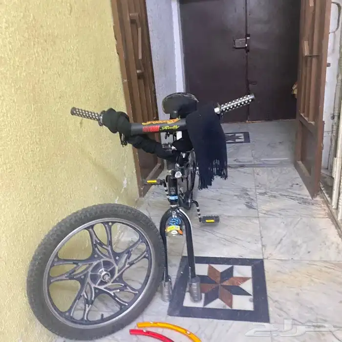 سيكل لون اسود جنط الشعله مسكات يد نجوم 0