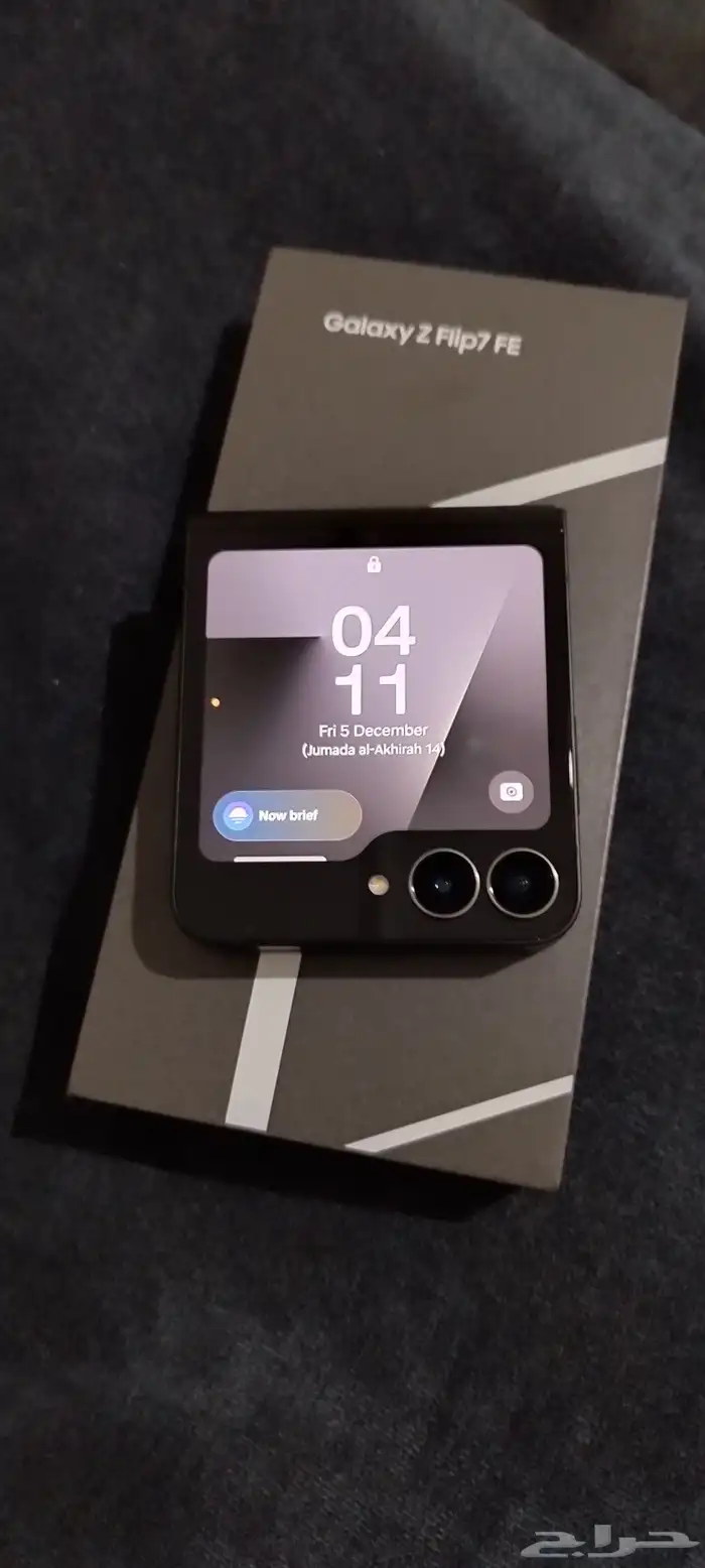 Galaxy Z Flip 7 FE جوال جلاسكي فلب 0