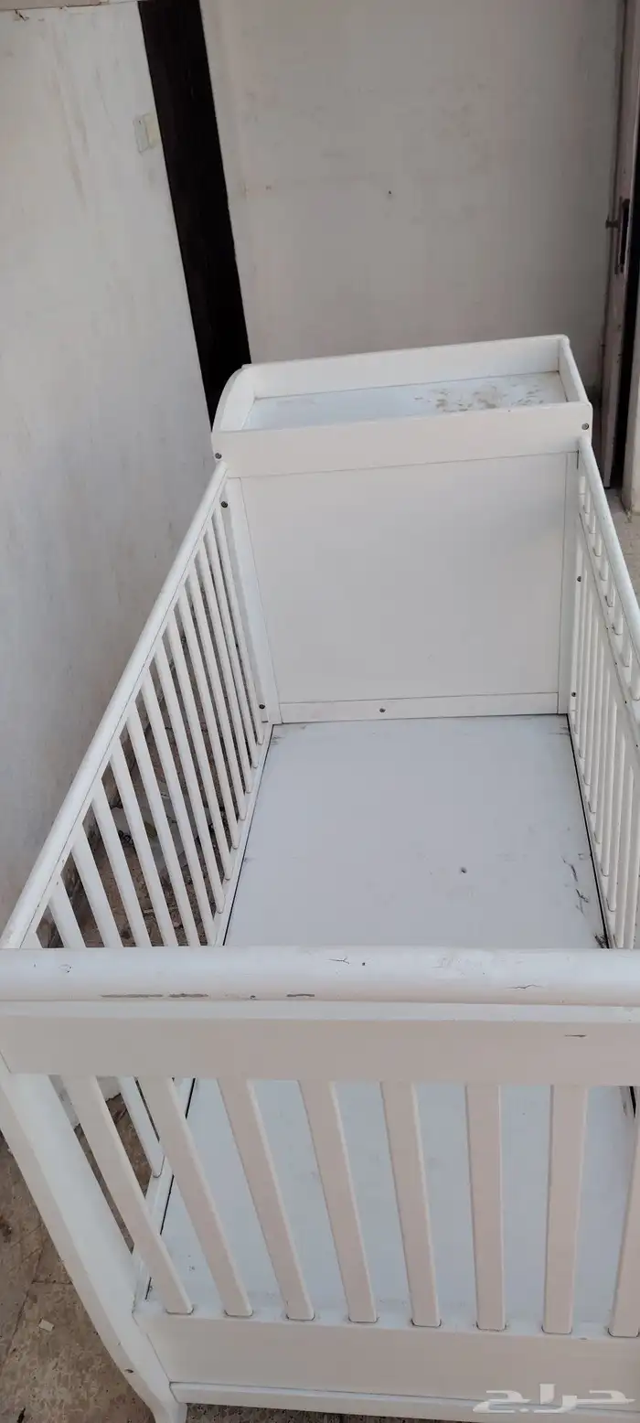 سرير أطفال بحاله جيده 0