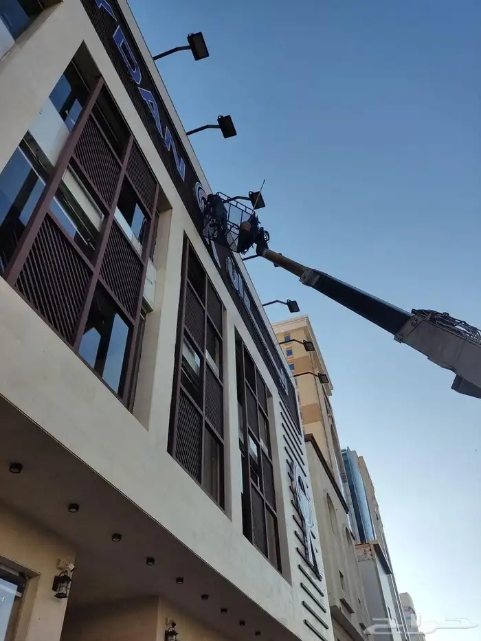 نظافه واجهات زجاجية نزع استيكرات تلميع الارضيات 6