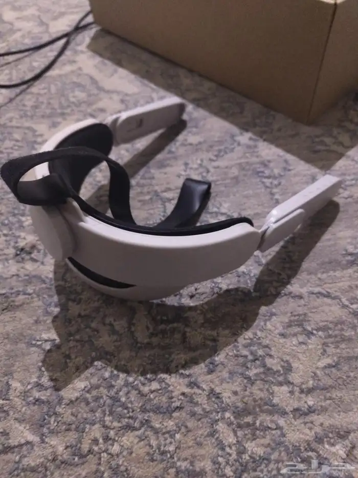 Oculus Meta Quest 2 خربانه مع ملحقاتها 4