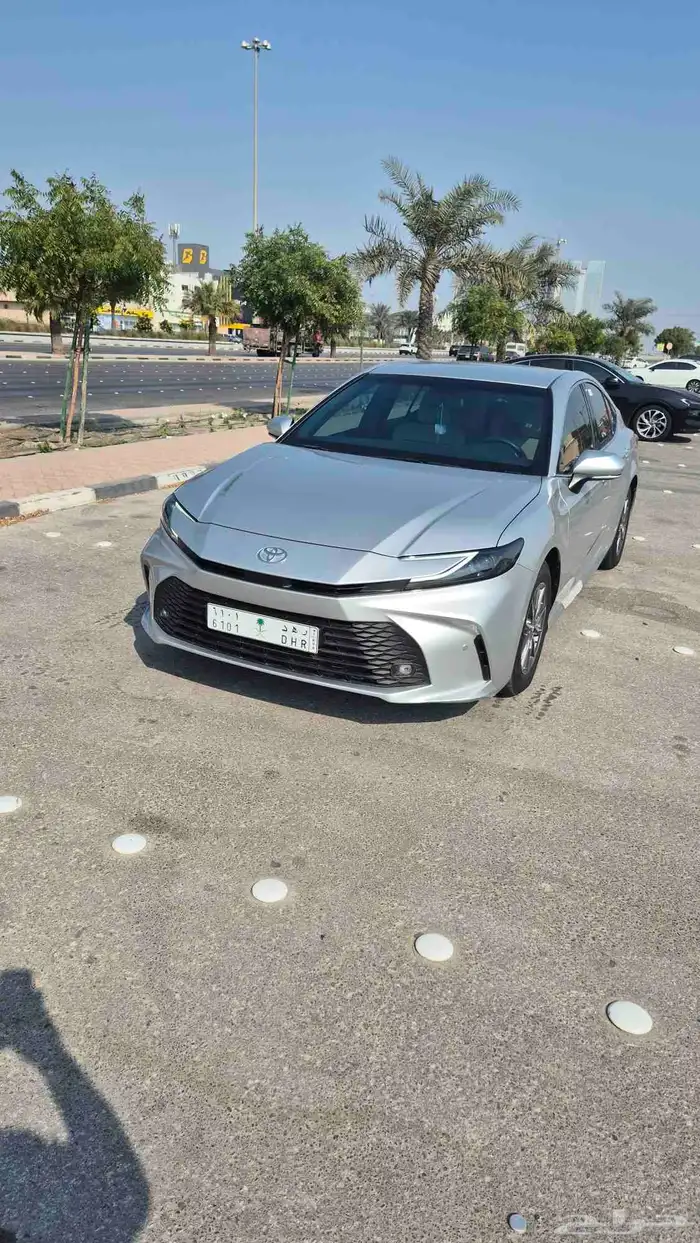 تويوتا كامري 2025 ستاندر بنزين 8