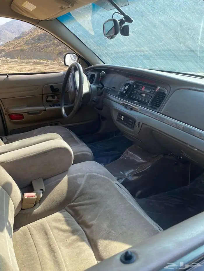 فورد كراون فكتوريا 2002 2