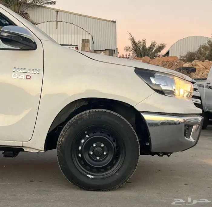 تويوتا هايلوكس غماره بنزين GL موديل 2026 3