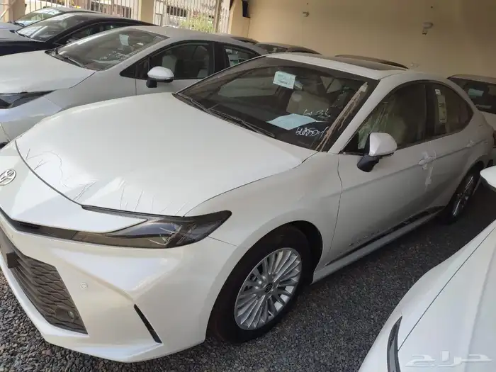 تويوتا كامري E و LE 3