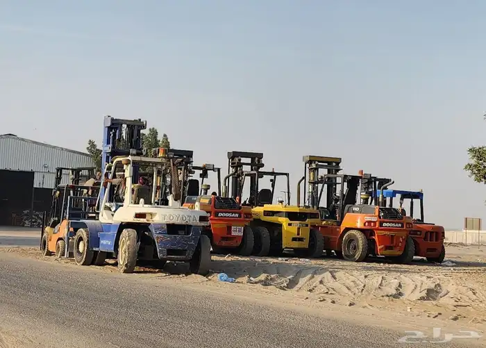 رافعه شوكيه فوركلفت للايجار كل الاحجام 2
