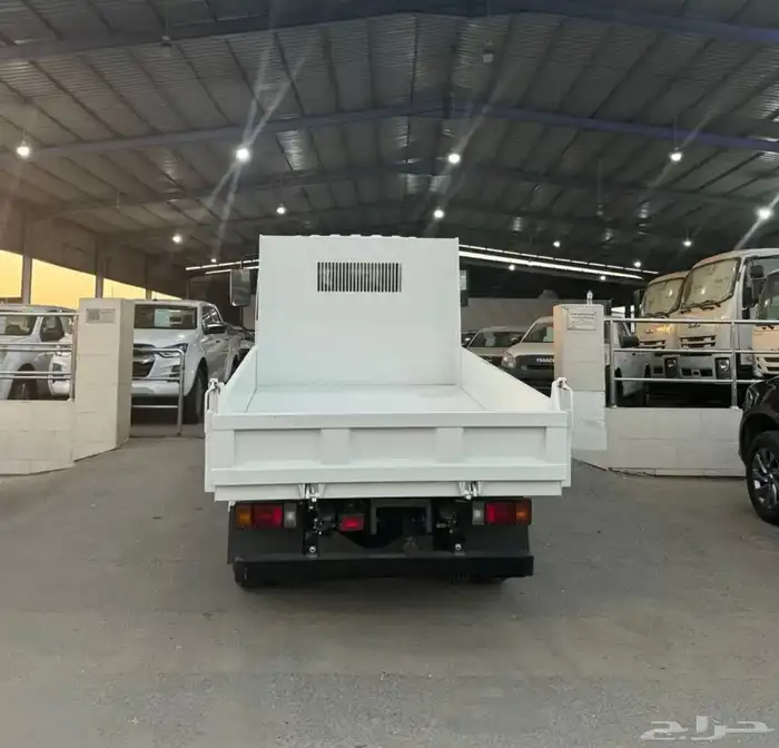 ايسوزو قلاب3طن 2025 3