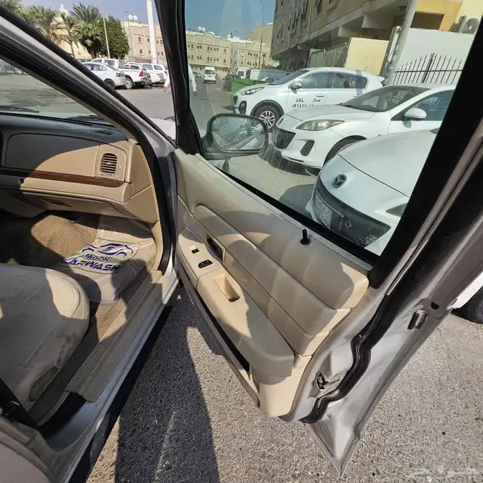 للبيع فورد فكتوريا 2009 14