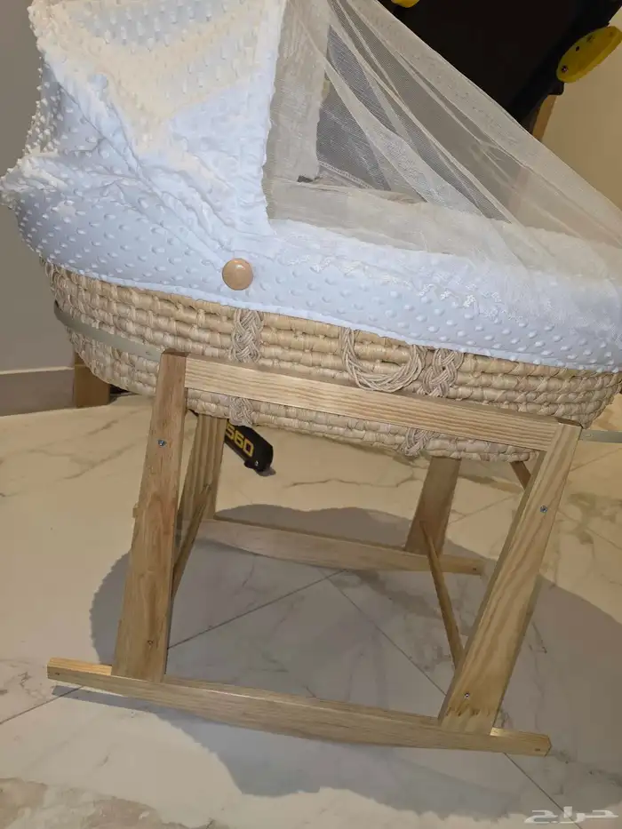 سلة موسى   للرضع شبه جديدة استخدام 0