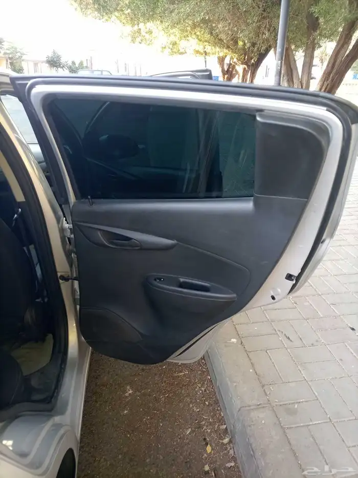 سيارة شيفروليه سبارك اوتوماتيك للبيع. عداد181000 0