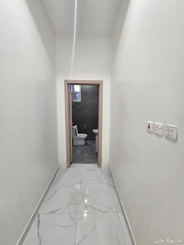 للبيع فيلا في حي البيان دورين وشقة 9