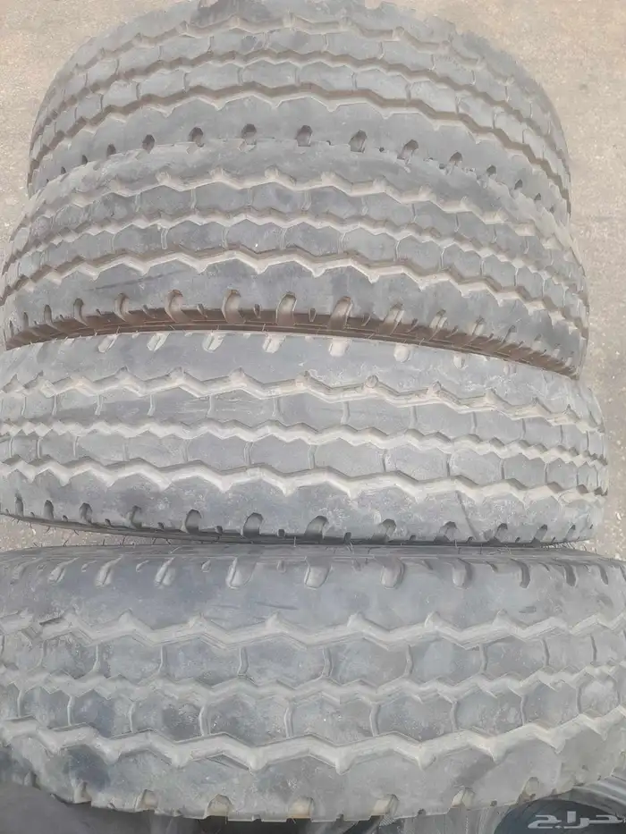 كفرات حجري نفس دعسه الدلوب نضيفه مره خاليه من العيوب تاريخ ن 4