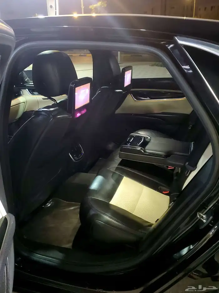 كاديلاك XTS4 11