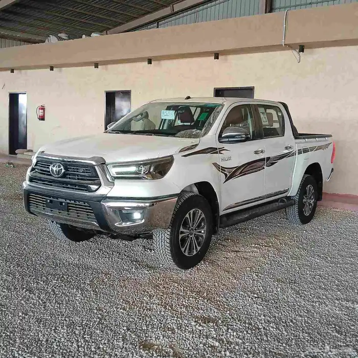 هايلوكس غمارتين دبل 2025 بنزين اصفار سعودى فل كامل اتوماتيك 2