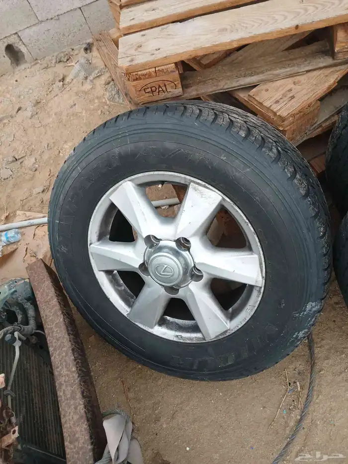 جنوط جيب خمس مسمار مع كفرات فوق نص عمر الكفرات 4