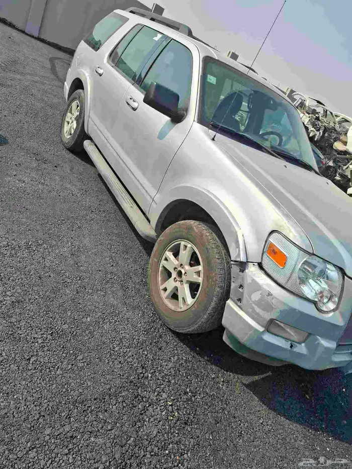 يوجد لدينا فورد اكسبلور من موديل 2006 لين 2010 قطع غيار فقط 8