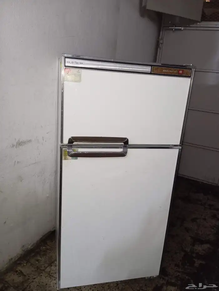 ثلاجه للبيع تبريد ممتاز رقم جوال لتواصل 0