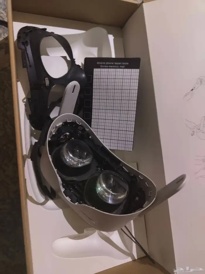 Oculus Meta Quest 2 خربانه مع ملحقاتها 3