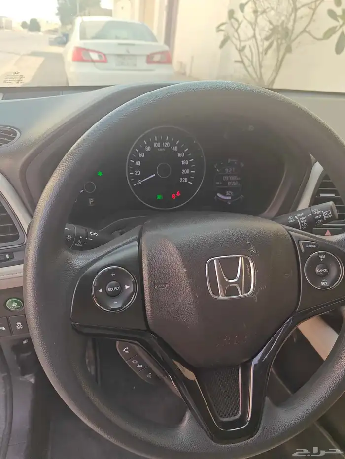 هوندا HRVموديل 2021 مخزنه عداد 97 الف 3