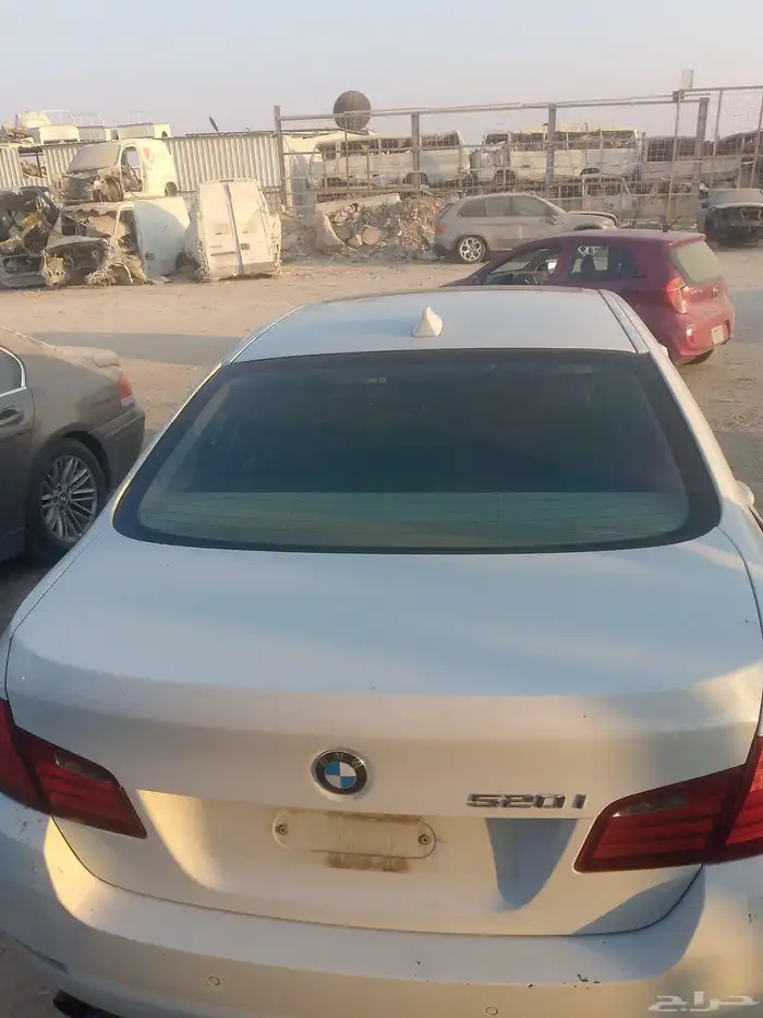 بي ام دبليو تشليح قطع غيار السيارات المستعمله 8