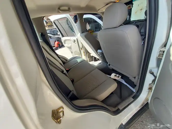 للبيع جيب شيروكي ليبرتي 7