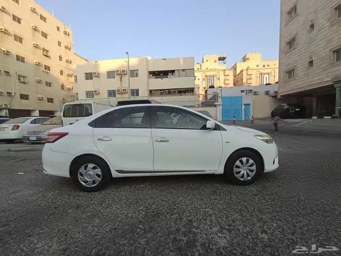 تايوتا يارس2016 4