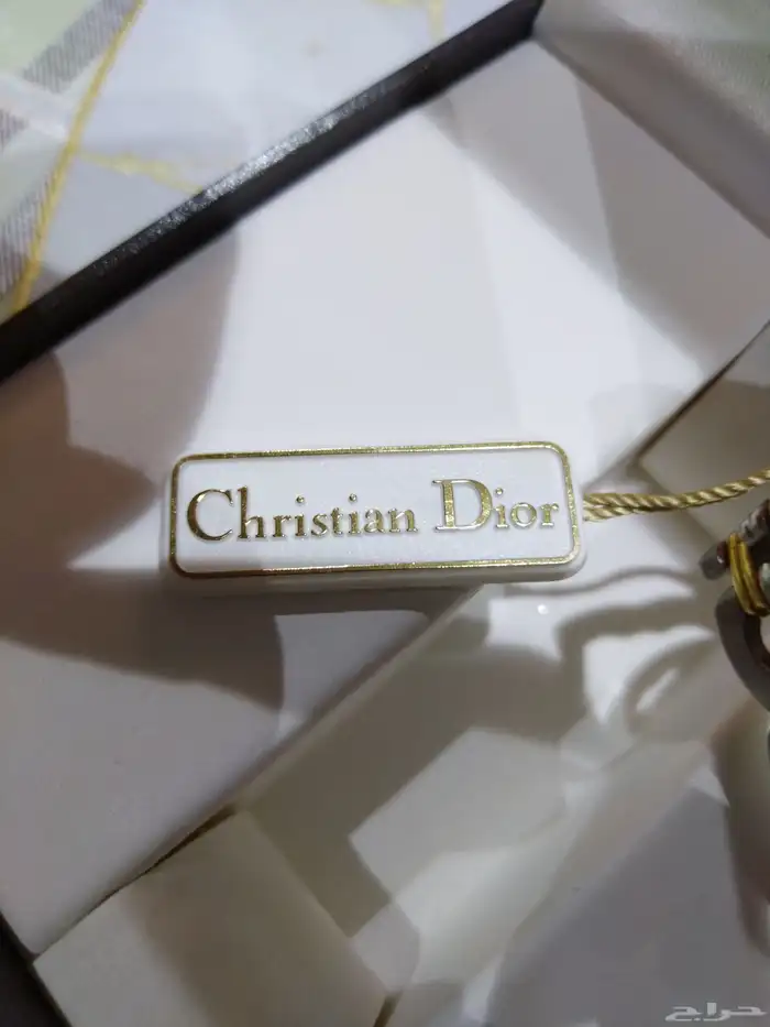 ساعة كرستيان ديور ذهب عيار 18 من هدايا أرامكو 4