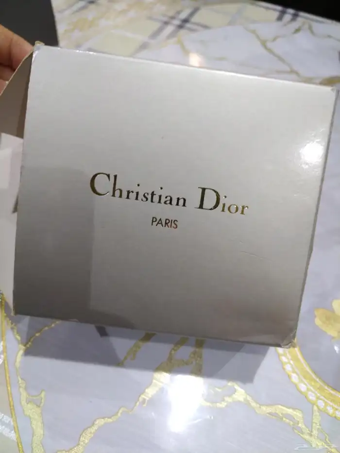 ساعة كرستيان ديور ذهب عيار 18 من هدايا أرامكو 0