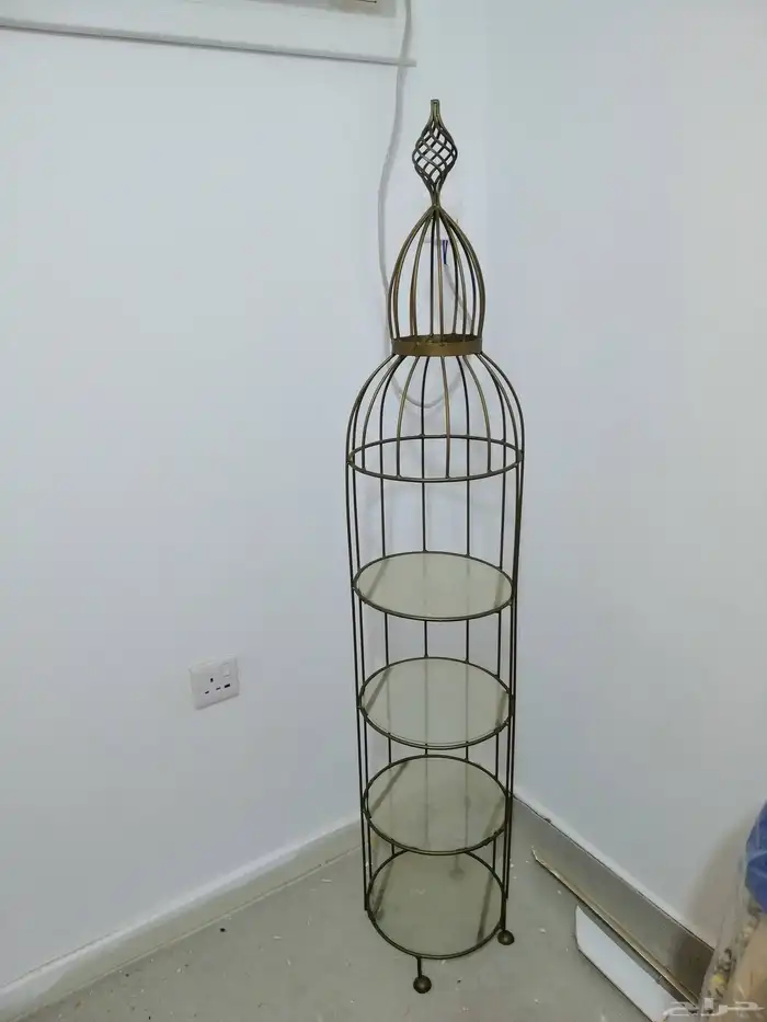 كنب صندوق بحالة جيدة 350  استاند بحاله جيدة 50 1