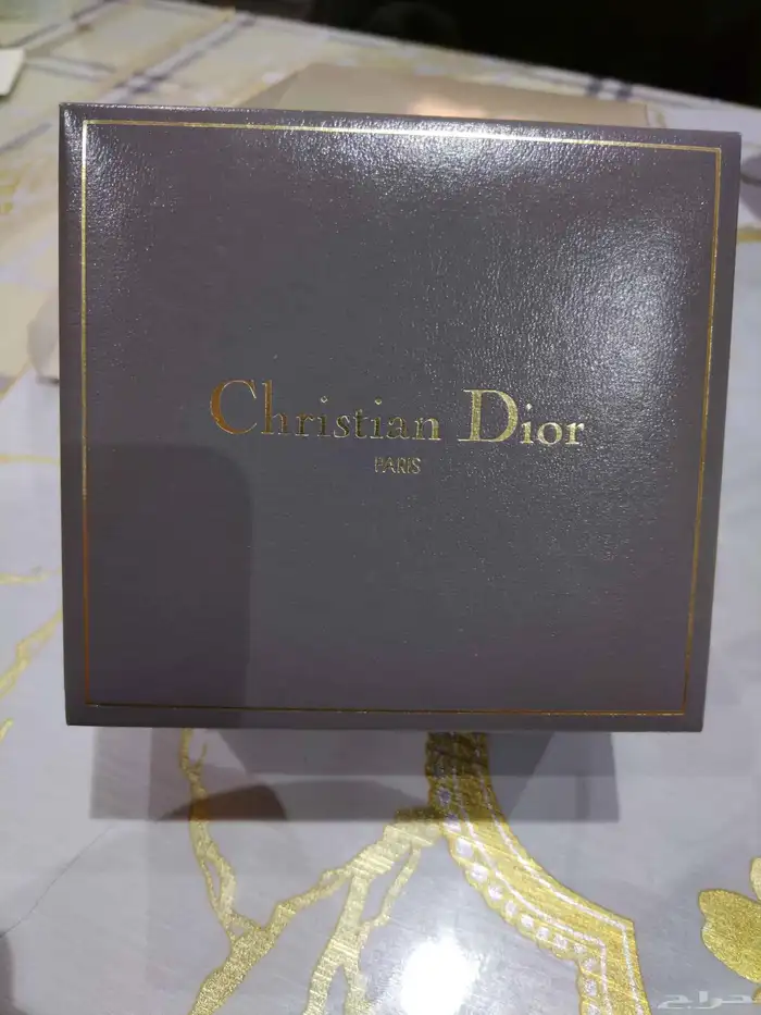 ساعة كرستيان ديور ذهب عيار 18 من هدايا أرامكو 1