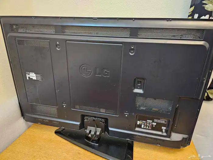 شاشة ال جي 50 بوصة عادي وليس اسمارت نظيفة جدآ على السوم 5