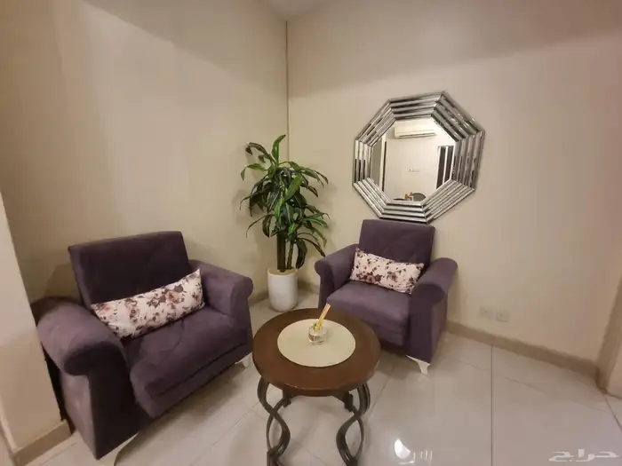 الأكابر فلة فندقية شقتين 6 غرف 3 صالات 4دورات بالقرب من قباء 47