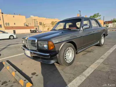 للبيع مرسيدس كلاسيك 230 موديل 1982 index