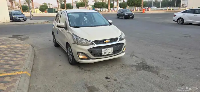 للبيع سبارك 2020 لون بيج 1