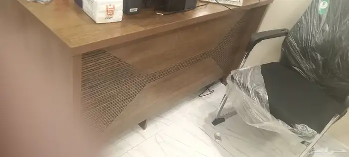 ادراج مكتب شبه جديده للبيع نظيفه مره 2