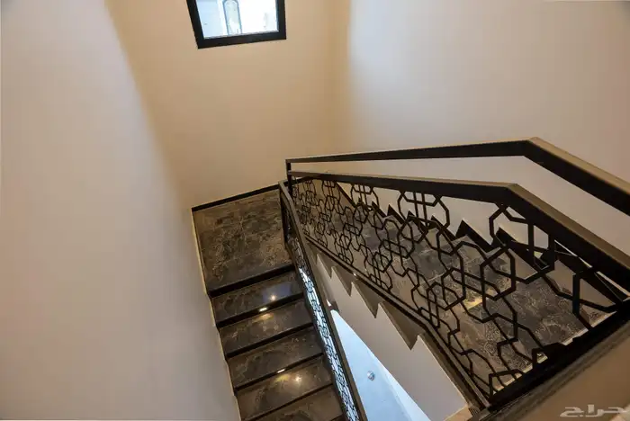 للبيع شقق دوبلكسيه الحي العاشر 8