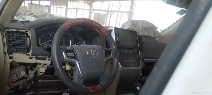 يوجد لدينا جميع انواع قطع غيار السيارات المستخدمه تشليح 3