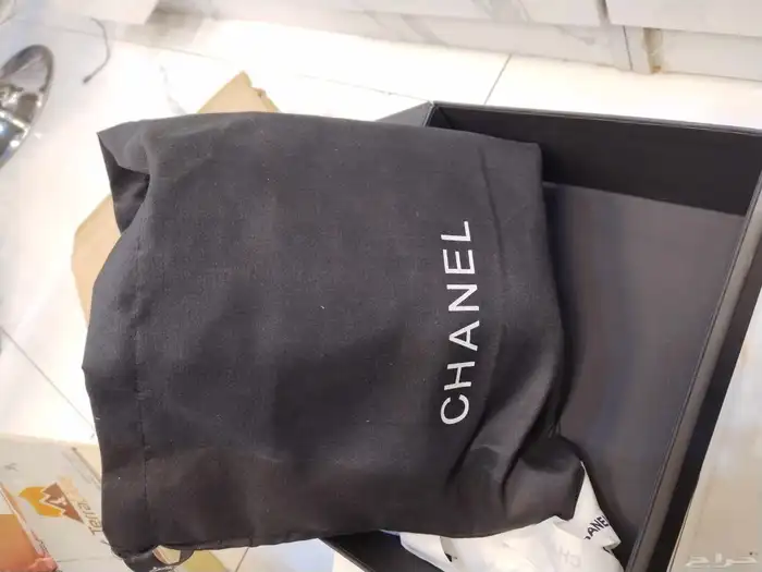 شنطه نسائه من شانيل جديد بكامل اغراضه 2