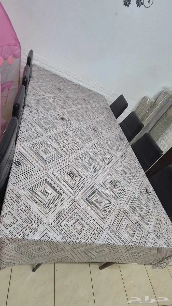 طاولة طعام بثمانية كراسي 0