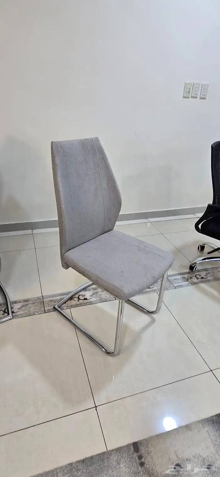 طاوله خشب وزجاج 1