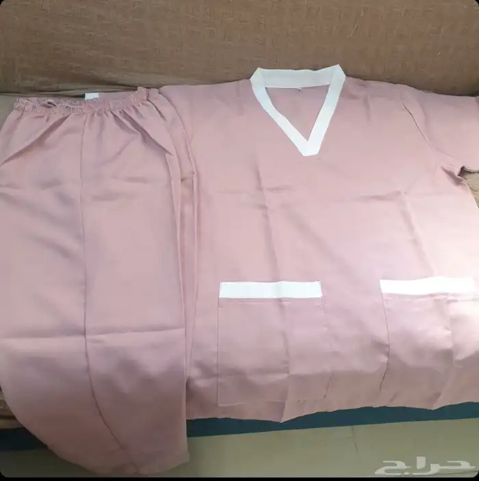 بيعه ملابس جديده والعاب اطفال ودوات قرطاسيه حدود 300قطعه 0