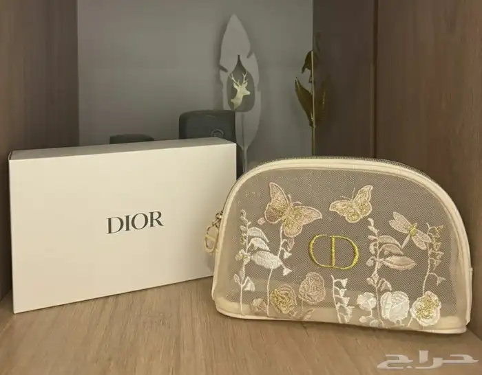 شنط ميك اب عروض لاتنتهي بمناسبة نهاية السنة 2