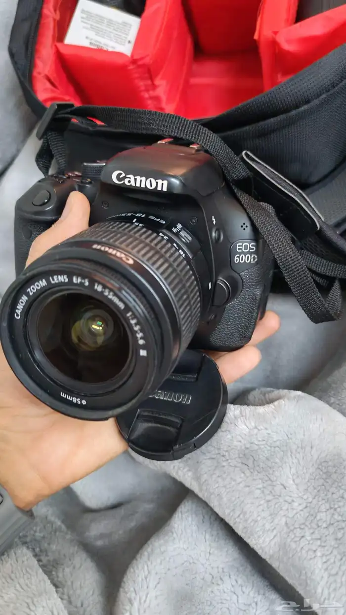 كاميرا كانون 600D بكامل ملحقاتها 0