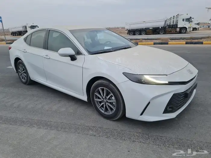 تويوتا كامري الفئه الاستاندر E الموديل 2025 عرض مميز اليوم 2