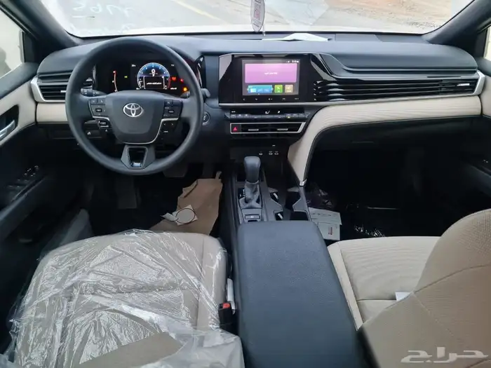 تويوتا كامري E استاندر بنزين 2025 4